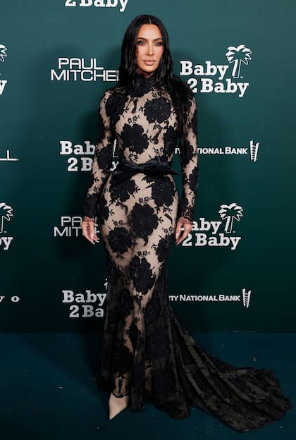 La mediática Kim Kardashian eligió un diseño de Balenciaga de la colección de otoño-invierno 2023