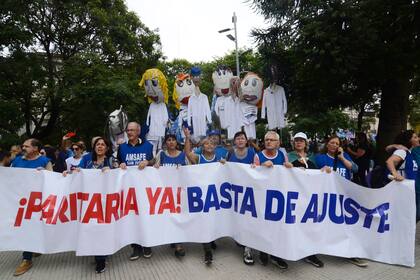 La medida de fuerza nacional coincidió con una huelga provincial
