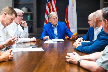 La medida de Greg Abbott para ayudar a los afectados por el huracán Beryl en Texas