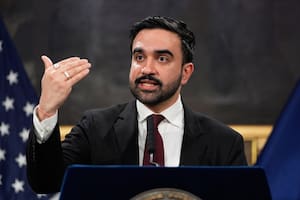 Mamdani sube el salario a US$30 por hora a trabajadores del DSNY de Nueva York y abre contrataciones