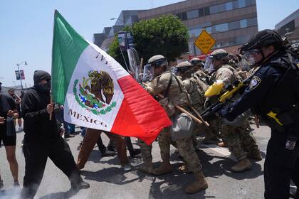 La medida se tomó en un contexto de creciente tensión en el sur de California por las protestas de migrantes (AP Foto/Jae Hong, Archivo)
