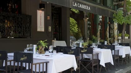 La mejor carne de Buenos Aires puede degustarse en la vereda con reserva previa