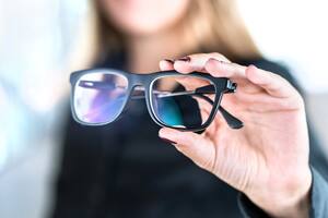 La mejor forma de eliminar rayones y marcas en los lentes y los vidrios en general