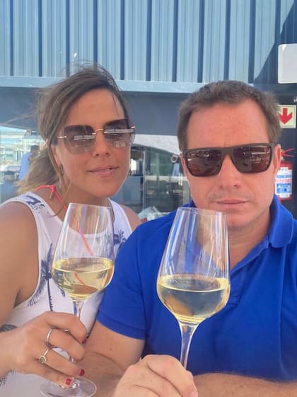 La mendocina María Emilia Medina y su marido británico-keniano Iván West son dueños de la importadora de vinos argentinos Solovino