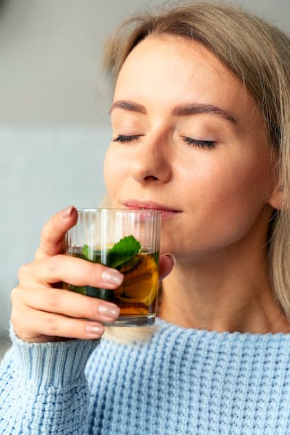 La menta, una hierba natural es que es bastante más que solo un refrescante bucal