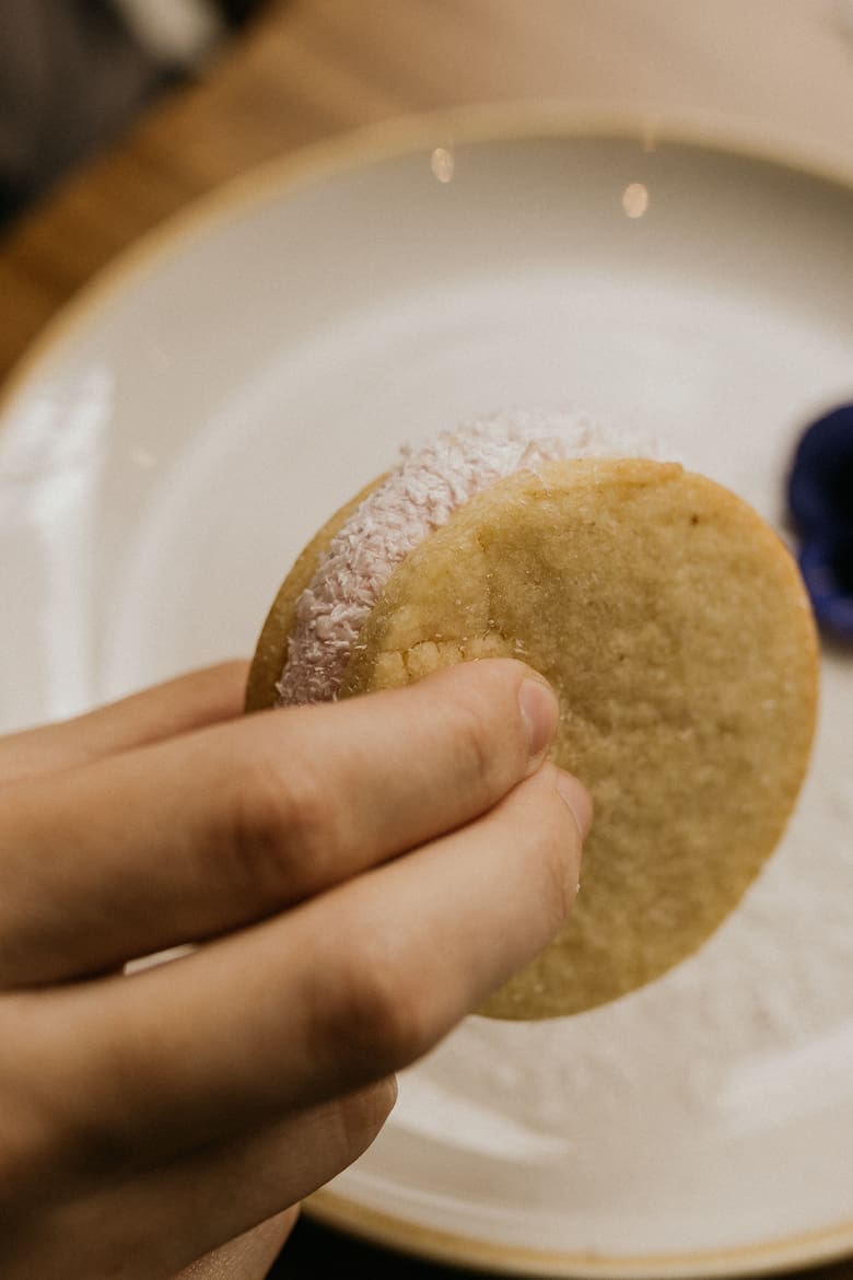 La magia de la infancia en cada mordisco: Facundo Elvadín transforma recuerdos en éxito gastronómico