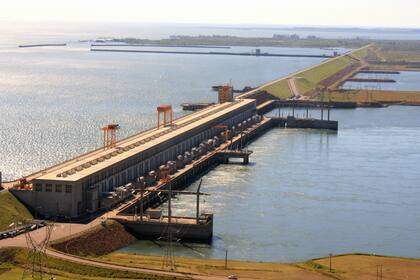 La merma en el caudal del río también afecta la generación de energía en Yacyretá