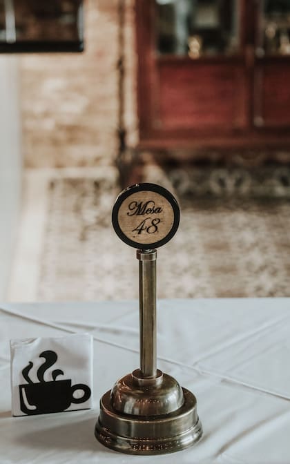 La mesa 48, asociada a Carlos Gardel, es una de las más pedidas por quienes visitan el restaurante