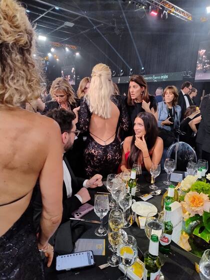 La mesa de la hermanas Wanda y Zaira Nara