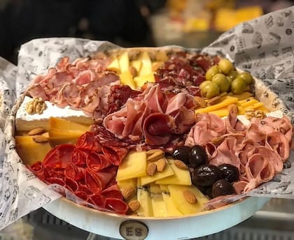 La mesa está servida de la mano de Emporio Gourmet