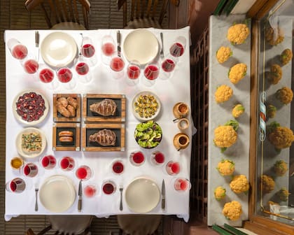 La mesa está servida en Don Julio, una parrilla donde los acompañamientos y el vino son tan importantes como la carne