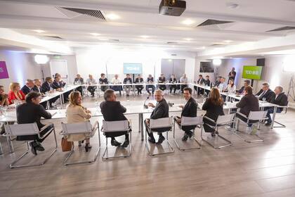 La mesa nacional del Frente de Todos, el jueves, en su primera reunión