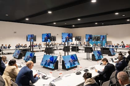 La mesa redonda de alto nivel de Azerbaiyán, donde se reunieron los líderes mundiales e instituciones financieras para un debate sobre el financiamiento al cambio climático