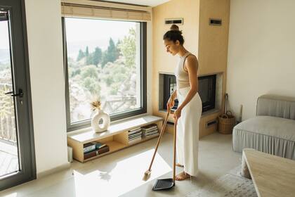 La metología japonesa que comenzó aplicándose al hogar y que traspasa sus efectos a la vida. Limpieza de la casa, de los aparatos electrónicos, de los hábitos. 