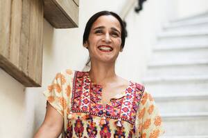 Julieta Venegas: "No es lo mismo una canción que un poema"