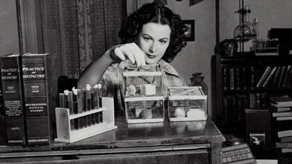 La MGM buscó mantener secreta la carrera como ingeniera de Hedy Lamarr para no "machar" su imagen como actriz
