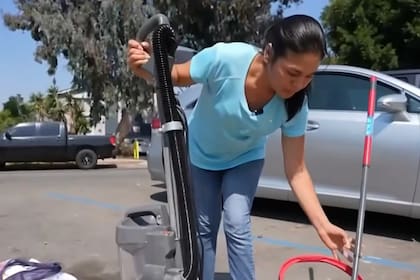 La migrante sostuvo a su familia trabajando en limpieza, aun tras la deportación de su esposo