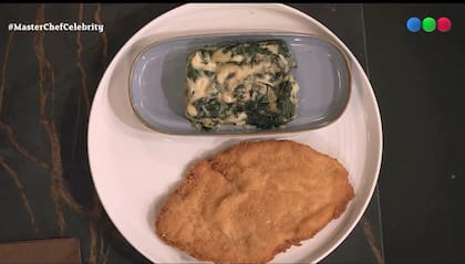 La milanesa con guarnición de acelga y salsa blanca que cocinó Valentina Cervantes se llevó todos los aplausos