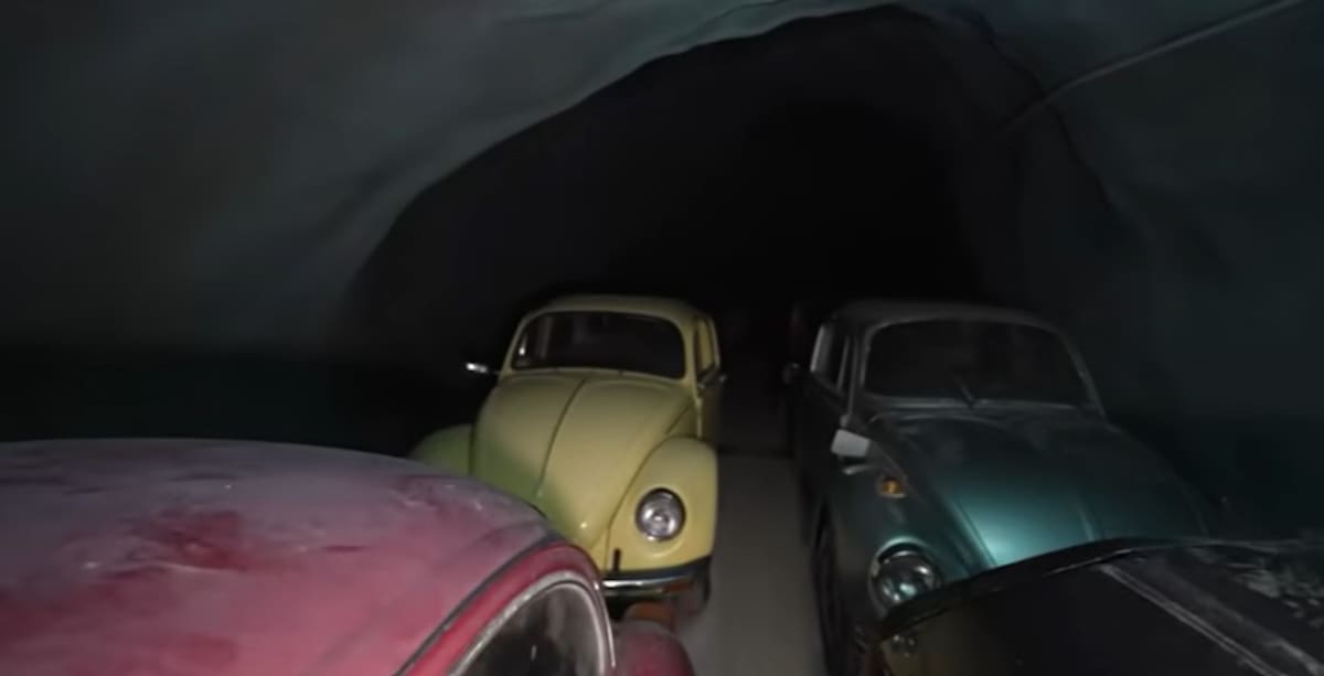 Eles encontram um cemitério de carros em um lugar incomum