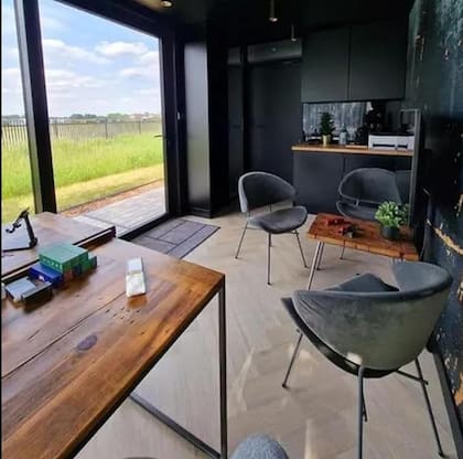 La mini mansión cuenta con electricidad y plomería preinstaladas (amazon.com)