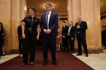 La ministra de Cultura y el jefe de gobierno porteños, Gabriela Ricardes y Jorge Macri, llegan al Colón para la presentación