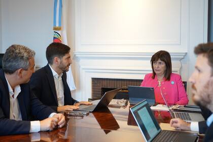 La ministra de Seguridad, Patricia Bullrich, recibió al gobernador santafesino Maximiliano Pullaro
