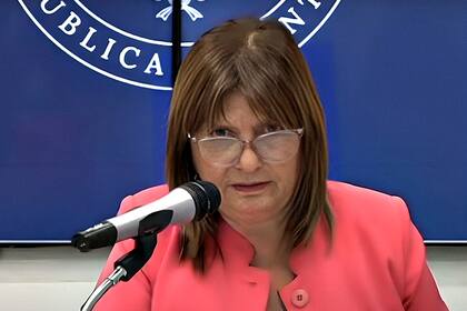 La ministra Patricia Bullrich sigue la situación generada alrededor de la violencia narco en Rosario