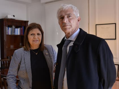 La ministra Patricia Bullrich y su par Mariano Cúneo Libarona