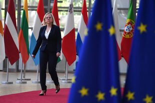 La ministra polaca de Clima y Medio Ambiente, Anna Moskwa, llega al Consejo Europeo Extraordinario de Ministros de Energía sobre la crisis del gas y petróleo en la sede de la UE en Bruselas el 2 de mayo de 2022. 
