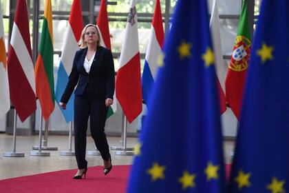 La ministra polaca de Clima y Medio Ambiente, Anna Moskwa, llega al Consejo Europeo Extraordinario de Ministros de Energía sobre la crisis del gas y petróleo en la sede de la UE en Bruselas el 2 de mayo de 2022. 