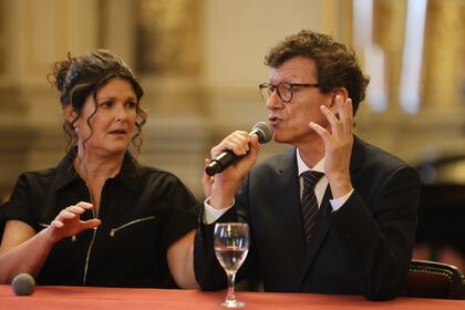 La ministra Ricardes y el nuevo director general, el uruguayo Gerardo Grieco