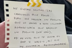 Se quejó de su vecino por poner música a todo volumen y recibió una respuesta que la dejó sin palabras