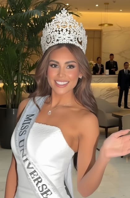 La Miss Colombia Vanessa Pulgarín viaja a Tailandia para participar en el Miss Universo 2025 (Facebook/Argentina - The Perfect Miss)
