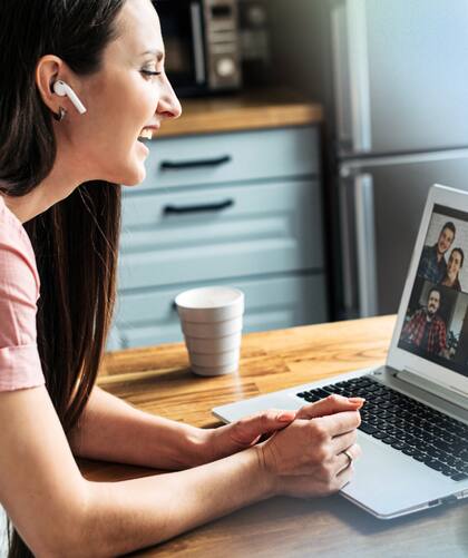 La modalidad virtual permite estudiar desde cualquier lugar y adaptar los tiempos a tu rutina.