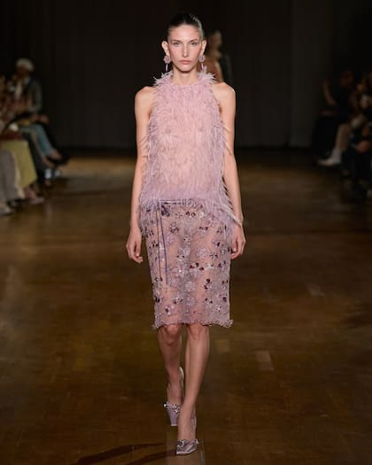 La modelo argentina Alina Casas se destacó en la pasarela de Georges Hobeika