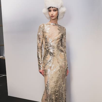 La modelo argentina Flor Mayer en el desfile de Elie Saab