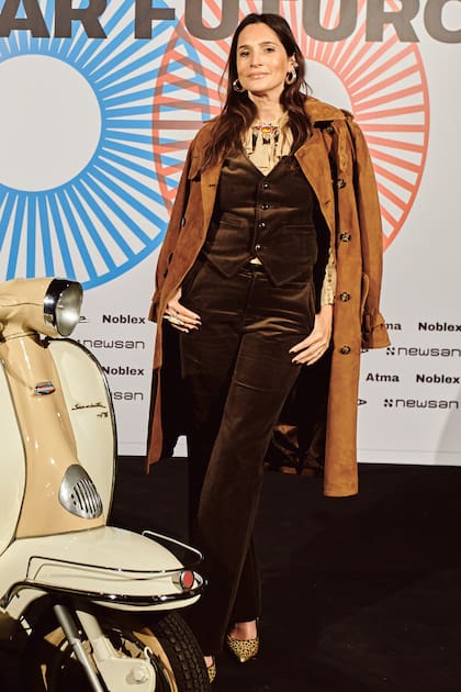 La modelo Astrid Muñoz, responsable de Curatoria, la firma que promueve los productos realizados por artesanos locales.