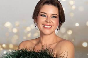 La modelo cuenta con 2,1 millones de seguidores en Instagram y fue Miss Universo en 1996