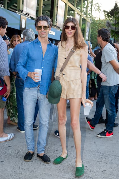 La modelo Dafne Cejas junto a su marido, el fotógrafo Andrés Cigorraga Castex.