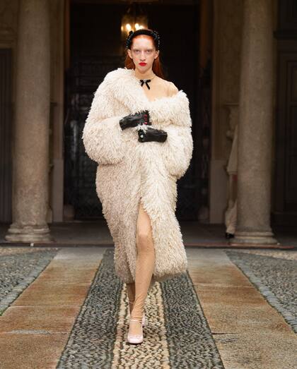 La modelo Iman Kaumann se lució en la pasarela de Vivetta