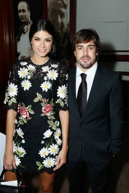 La modelo italiana junto a su ex novio, el piloto español de Fórmula 1 Fernando Alonso, del que se separó recientemente tras seis años de amor.