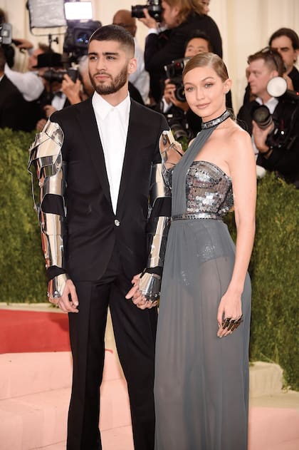 La modelo junto a Zayn Malik, con quien protagonizó una tormentosa ruptura en octubre de 2021.