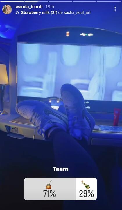 La modelo se mostró relajada en su avión y aprovechó a utilizar Instagram para hacerles una pregunta a sus millones de seguidores