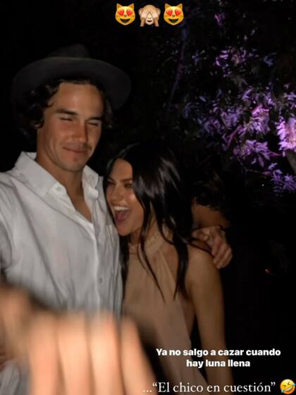 La modelo subió a sus Stories dos imágenes con su flamante pareja