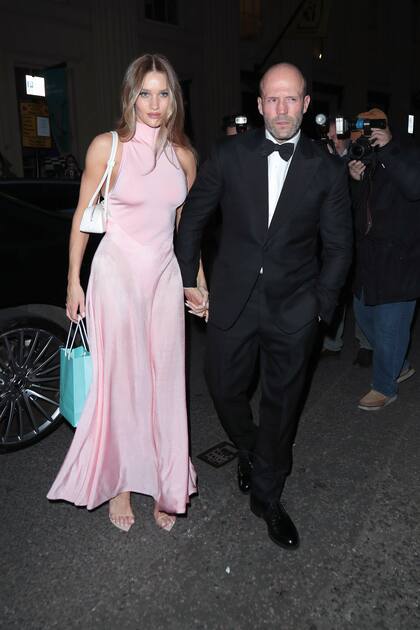 La modelo y actriz Rosie Huntington-Whiteley y su marido, el actor Jason Statham.