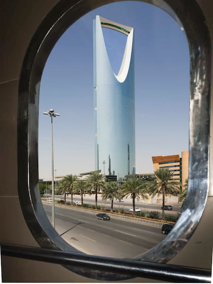 La moderna silueta de la Kingdom Centre Tower.