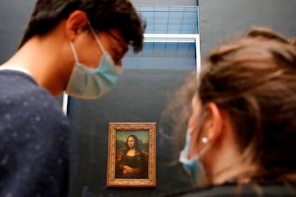 La Mona Lisa es una de las joyas más preciadas del Louvre de París