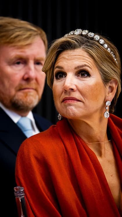 La monarca lució una tiara confeccionada con 27 diamantes (Foto: Instagram @patrickvkatwijk)