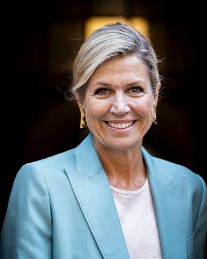 La monarca volvió a evidenciar como una misma prenda puede tener una segunda vida (Foto: Instagram @patrickvkatwijk)