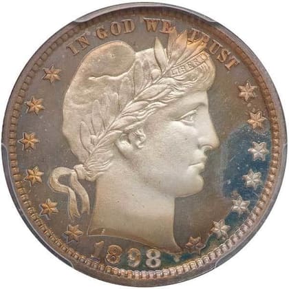 La moneda de gran valor perteneciente a la serie Barber Quarters tiene definiciones nítidas de los relieves, en especial el rostro de la Libertad